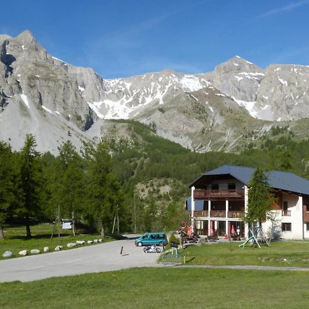 Auberge Des Aiguilles Hotel Entraunes Exterior foto