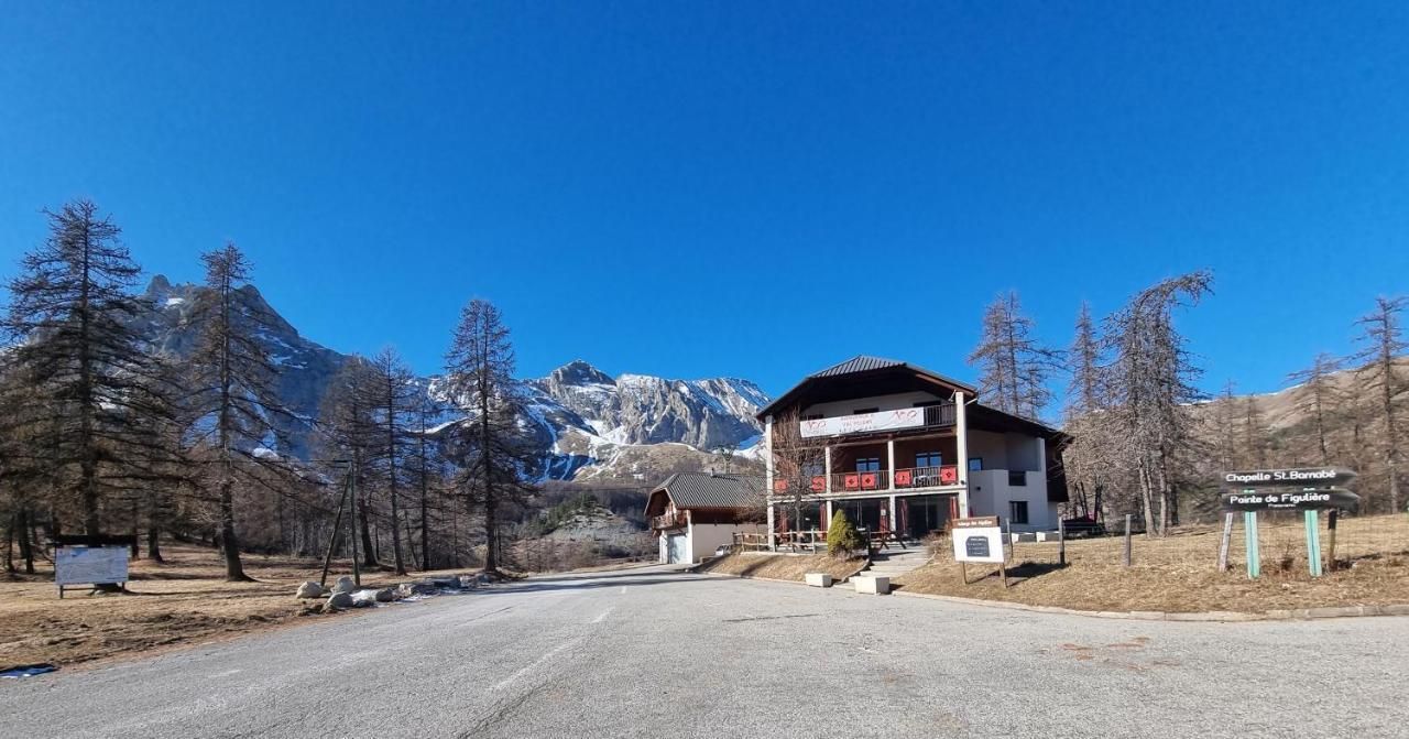 Auberge Des Aiguilles Hotel Entraunes Exterior foto